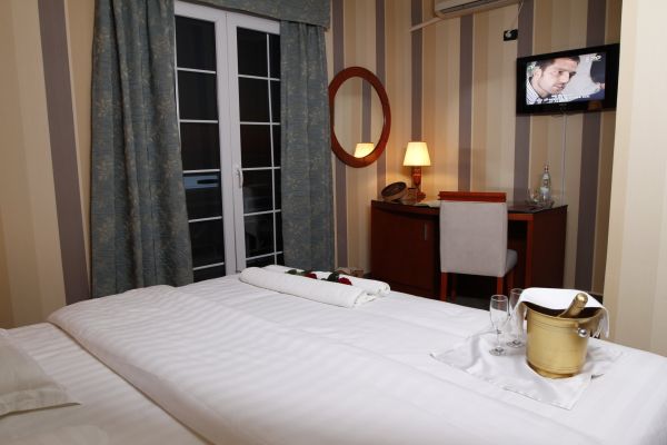 Hotel Bel Conti (Durrës)